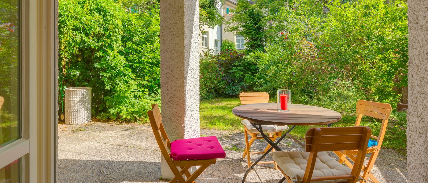 apartment with garden 	 München Neuhausen 03 terrace 6555