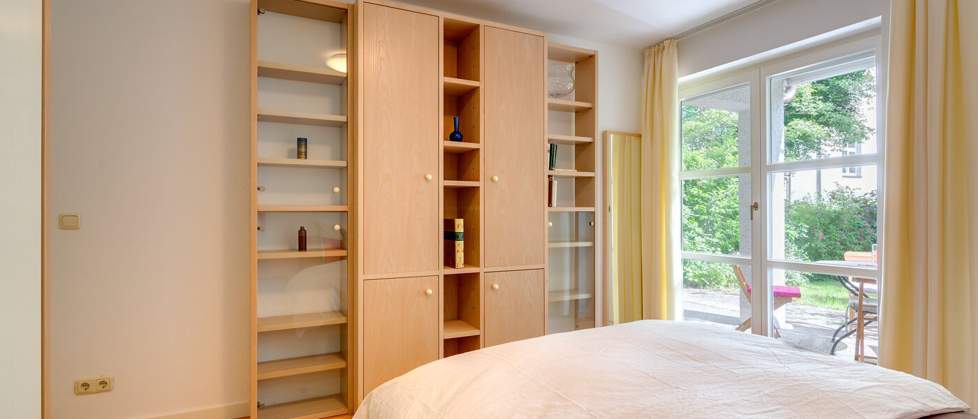 apartment with garden 	 München Neuhausen 03 sleeping area 6555