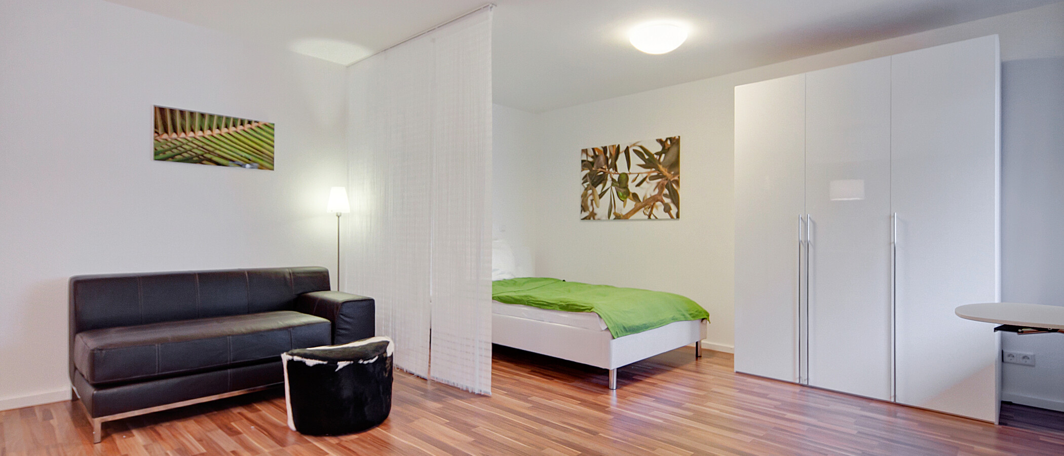 apartment München Schwabing 02 living room 6560