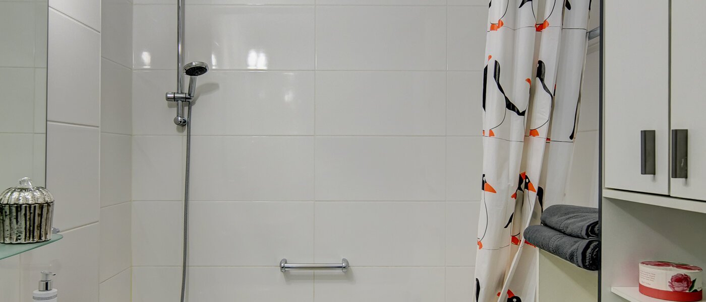 apartment München Arabellapark 01 bathroom 6561