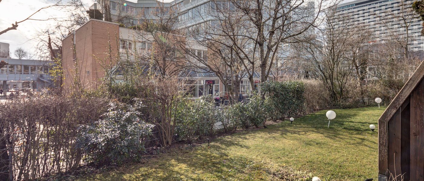 apartment München Arabellapark 03 view 6561