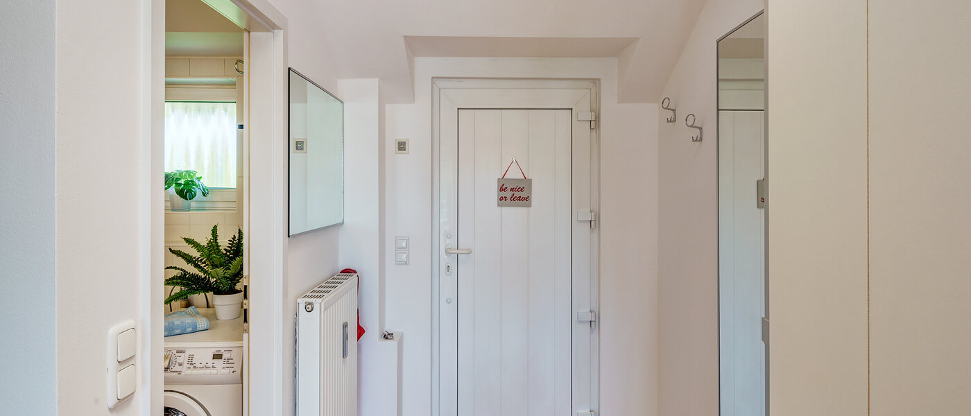 attic apartment München Giesing 01 hall 6583