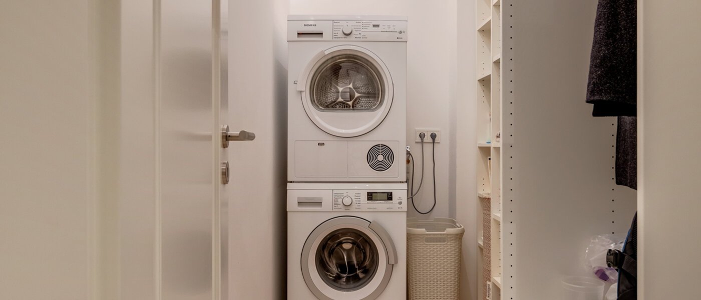 apartment München Haidhausen 01 dressing room 6640