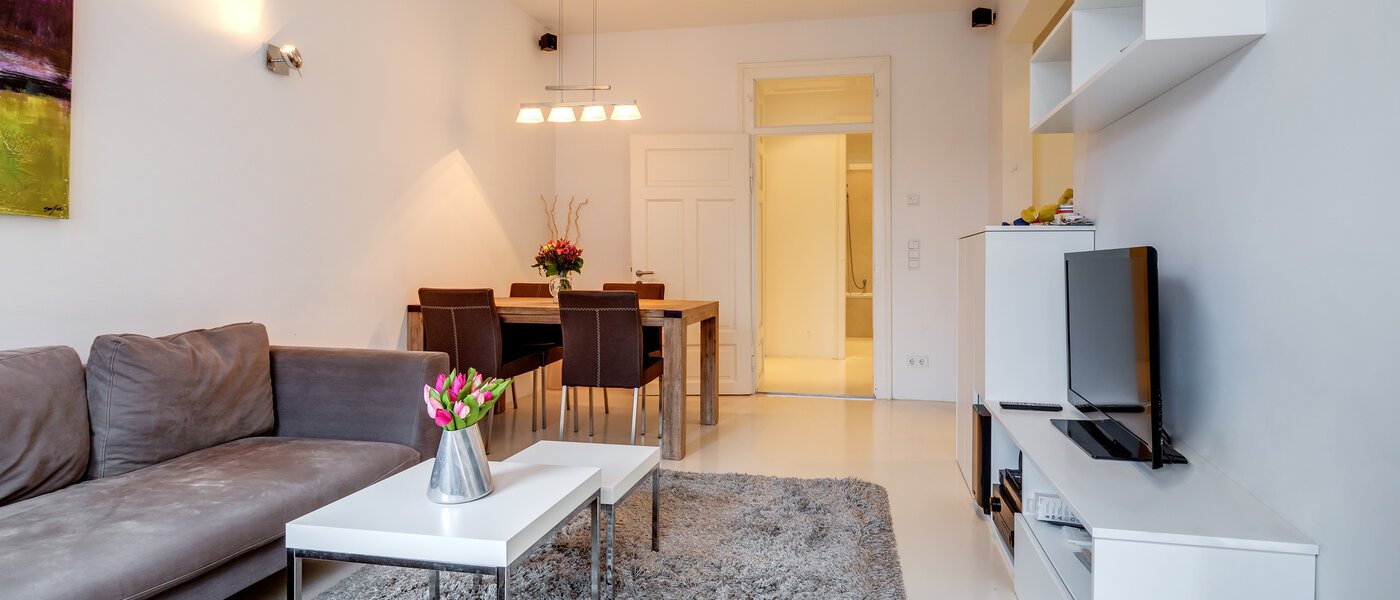 apartment München Haidhausen 03 living area 6640