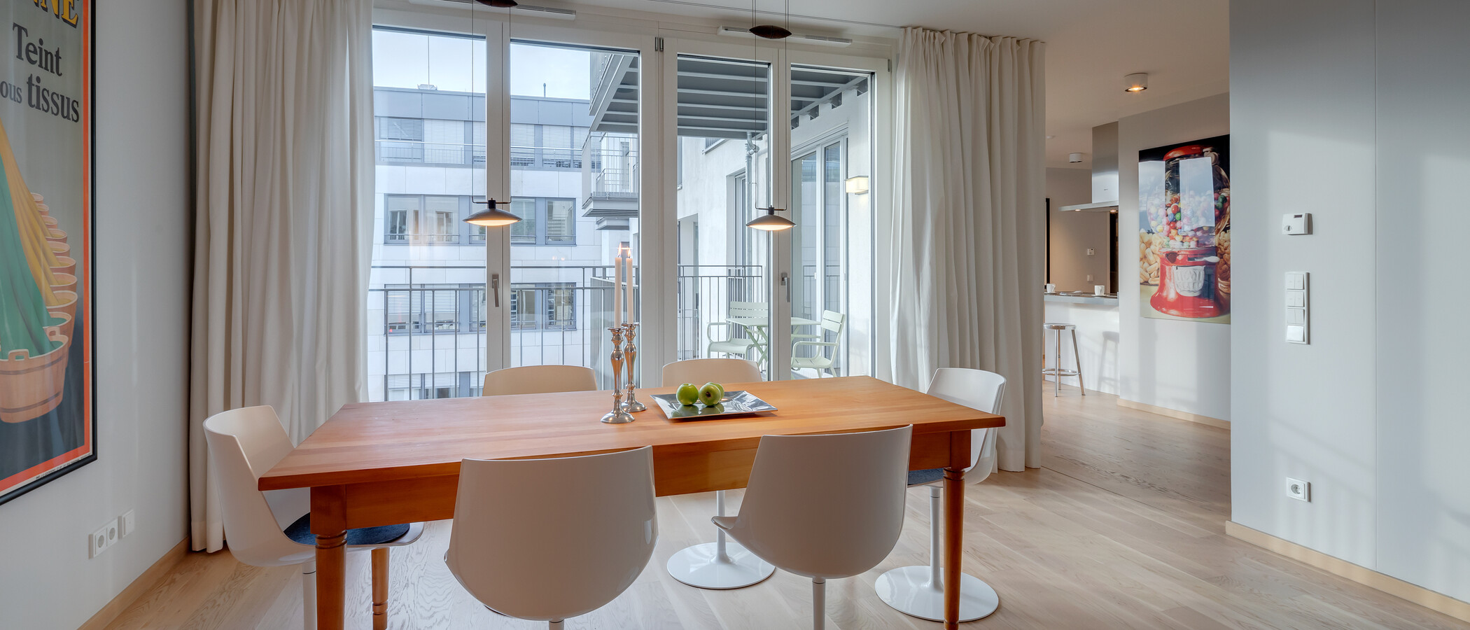 apartment München Maxvorstadt 01 dining area 6679