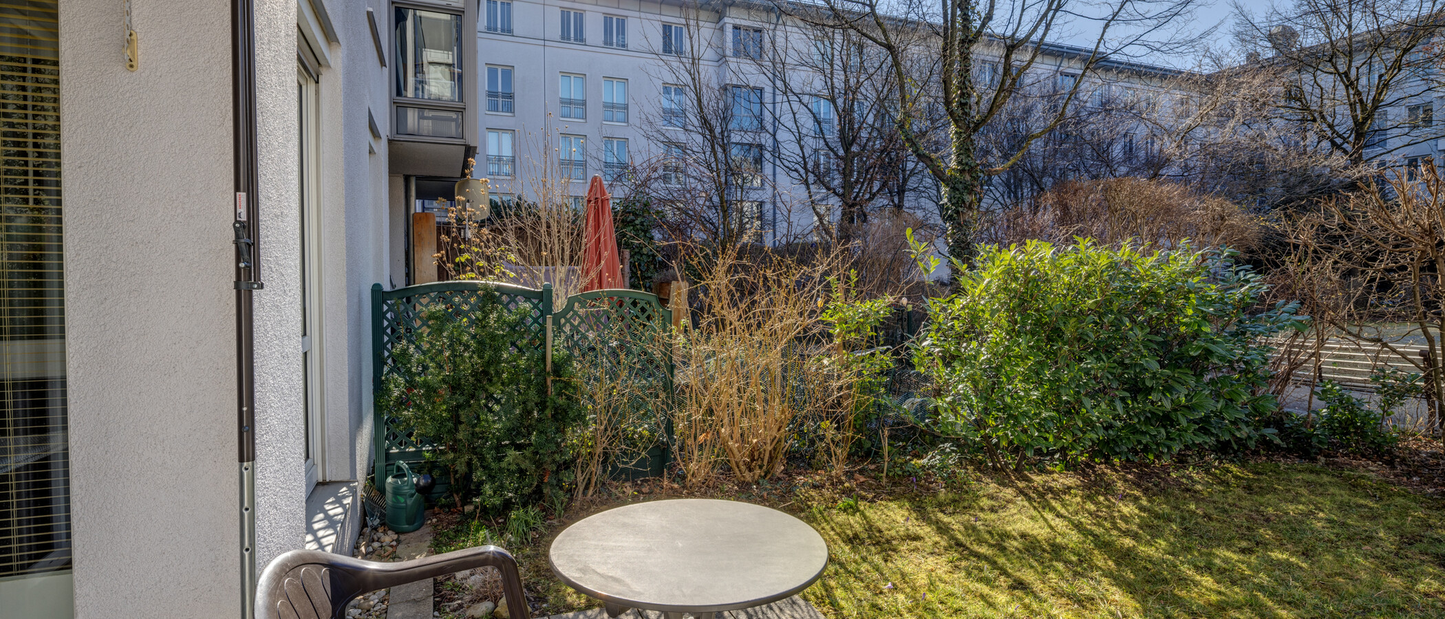 apartment with garden 	 München Neuhausen 02 garden 6696