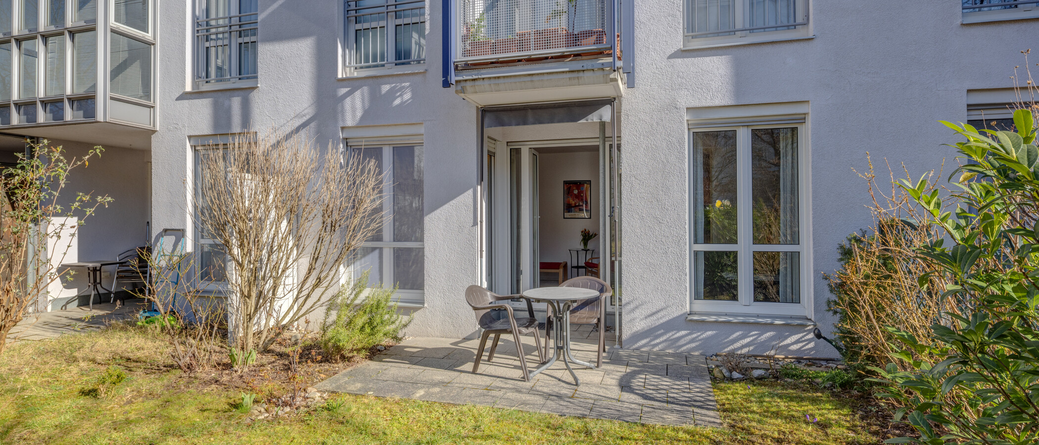apartment with garden 	 München Neuhausen 03 garden 6696