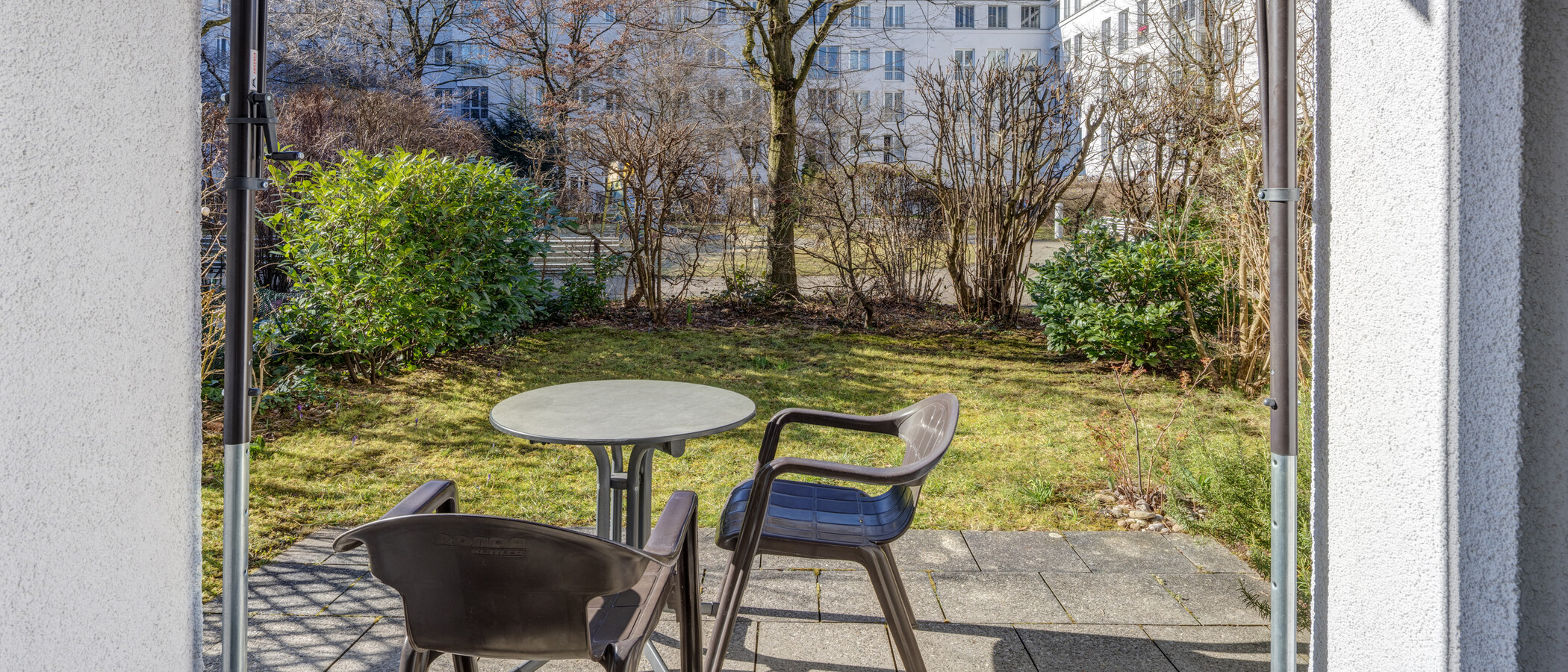 apartment with garden 	 München Neuhausen 01 terrace 6696