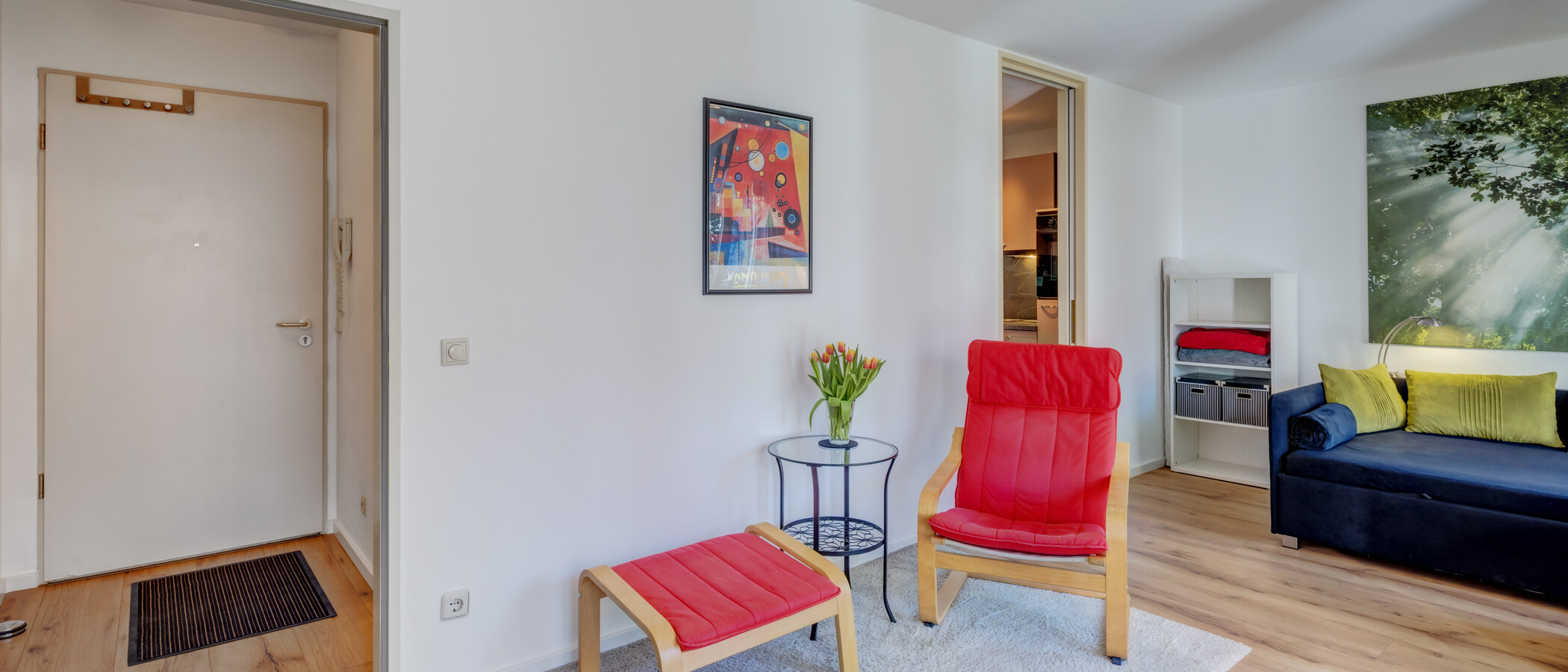 apartment with garden 	 München Neuhausen 05 living area 6696