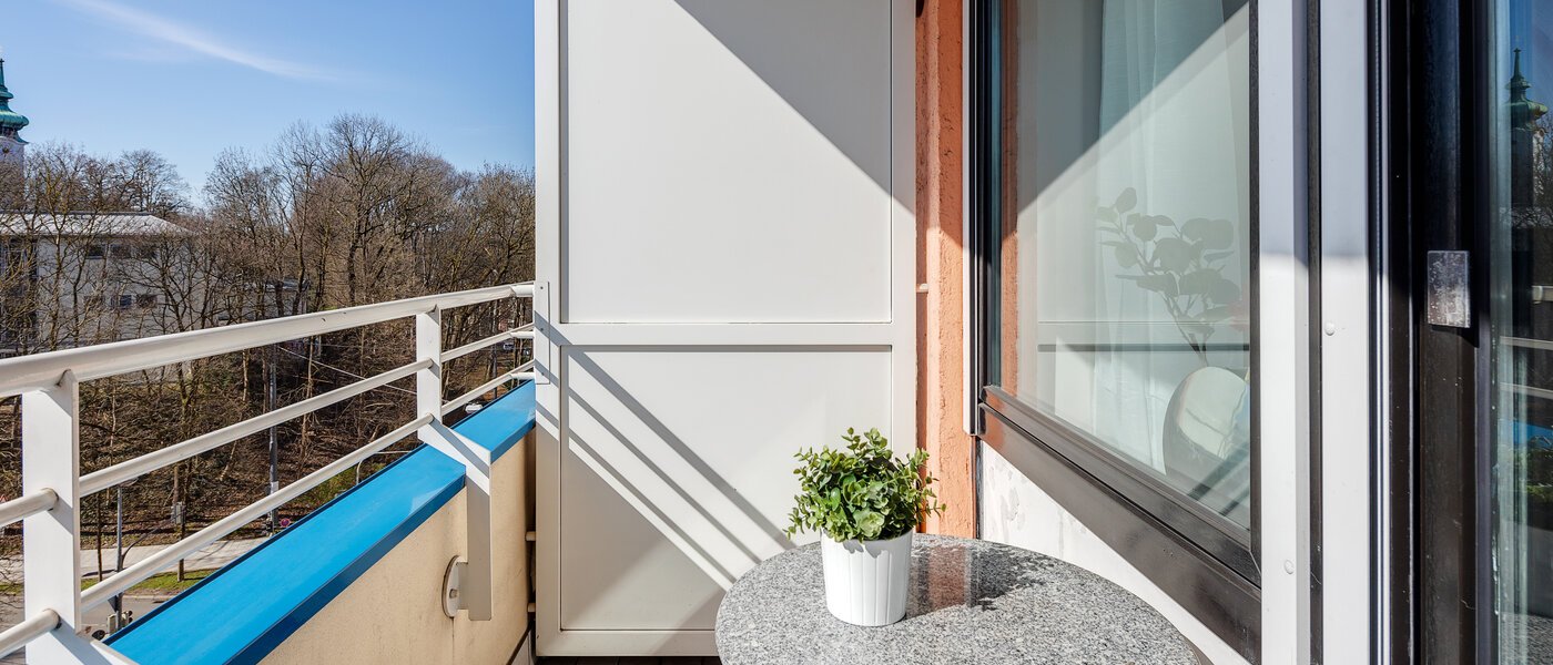 apartment München Bogenhausen 01 balcony 6716
