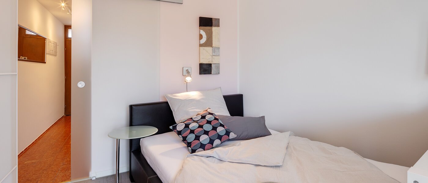 apartment München Bogenhausen 01 sleeping area 6716