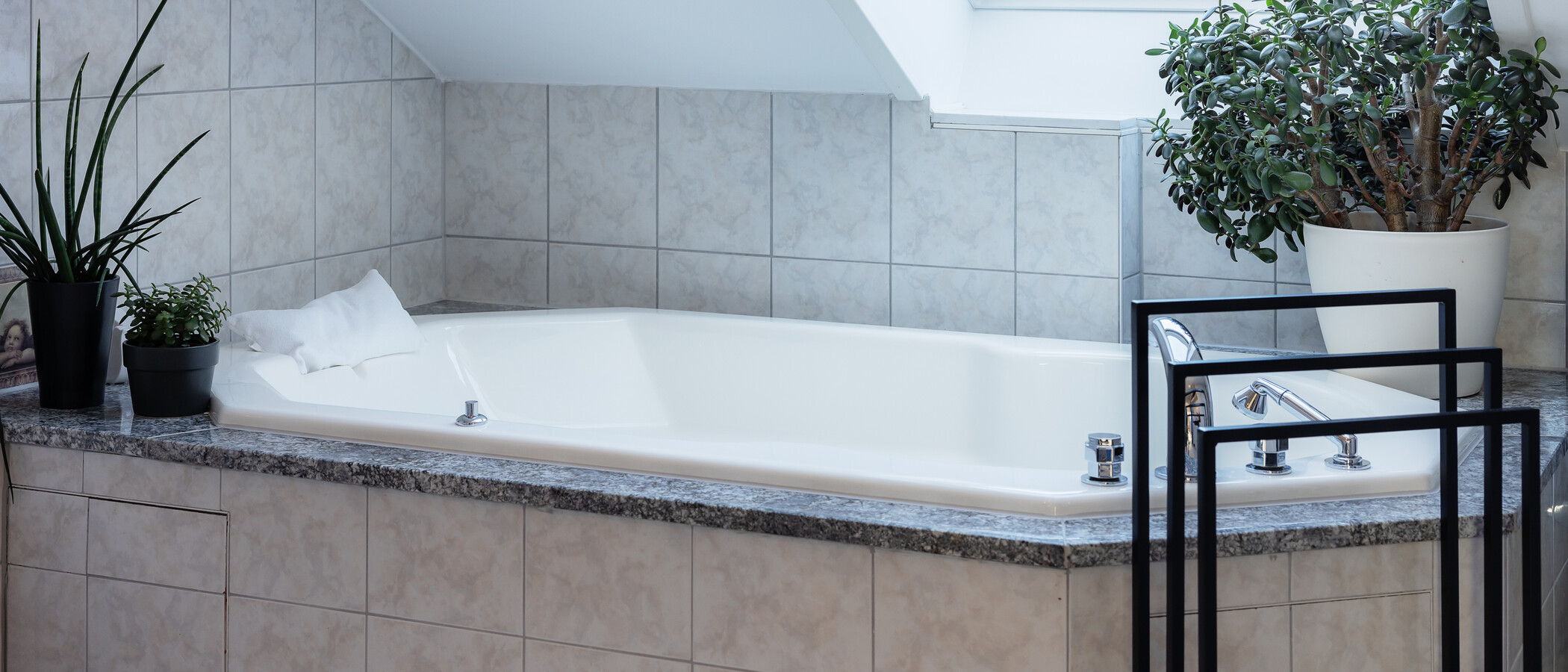 attic apartment Vaterstetten 02 bathroom 6726