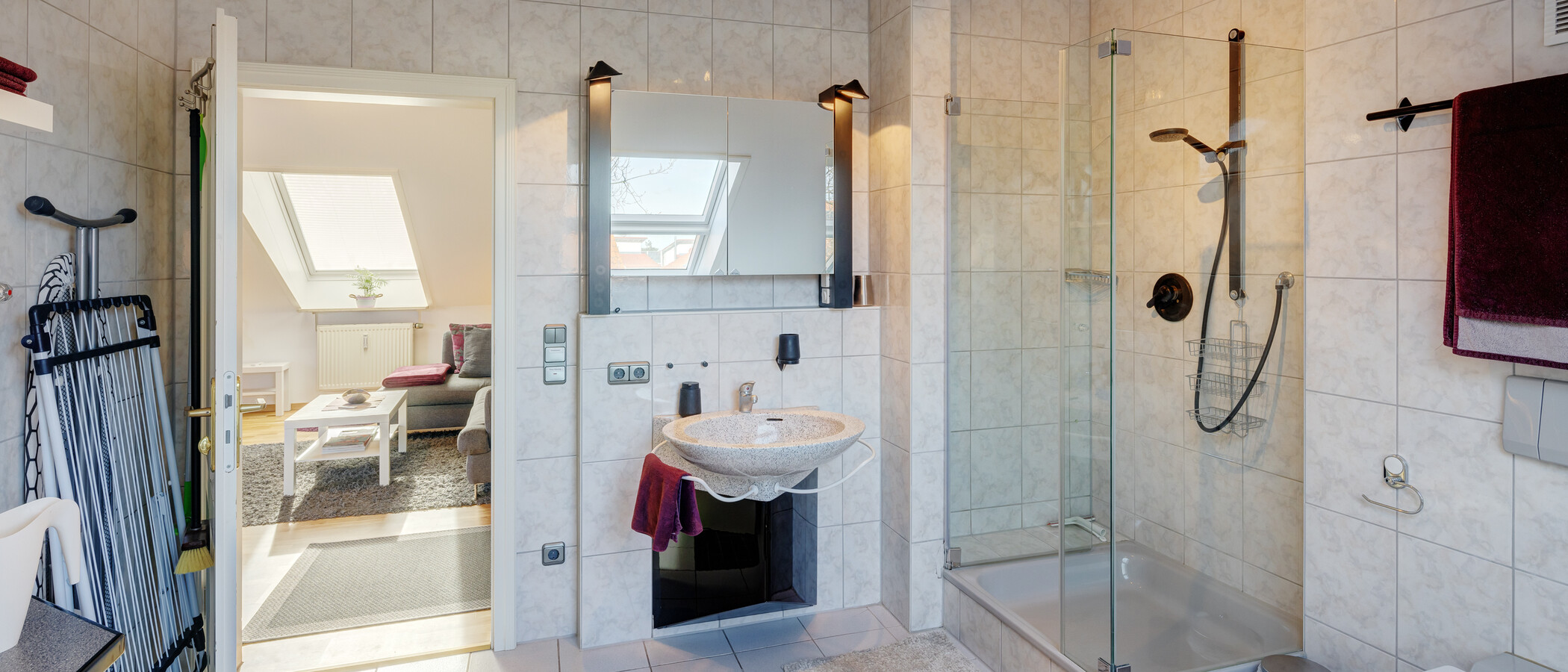 attic apartment Vaterstetten 04 bathroom 6726
