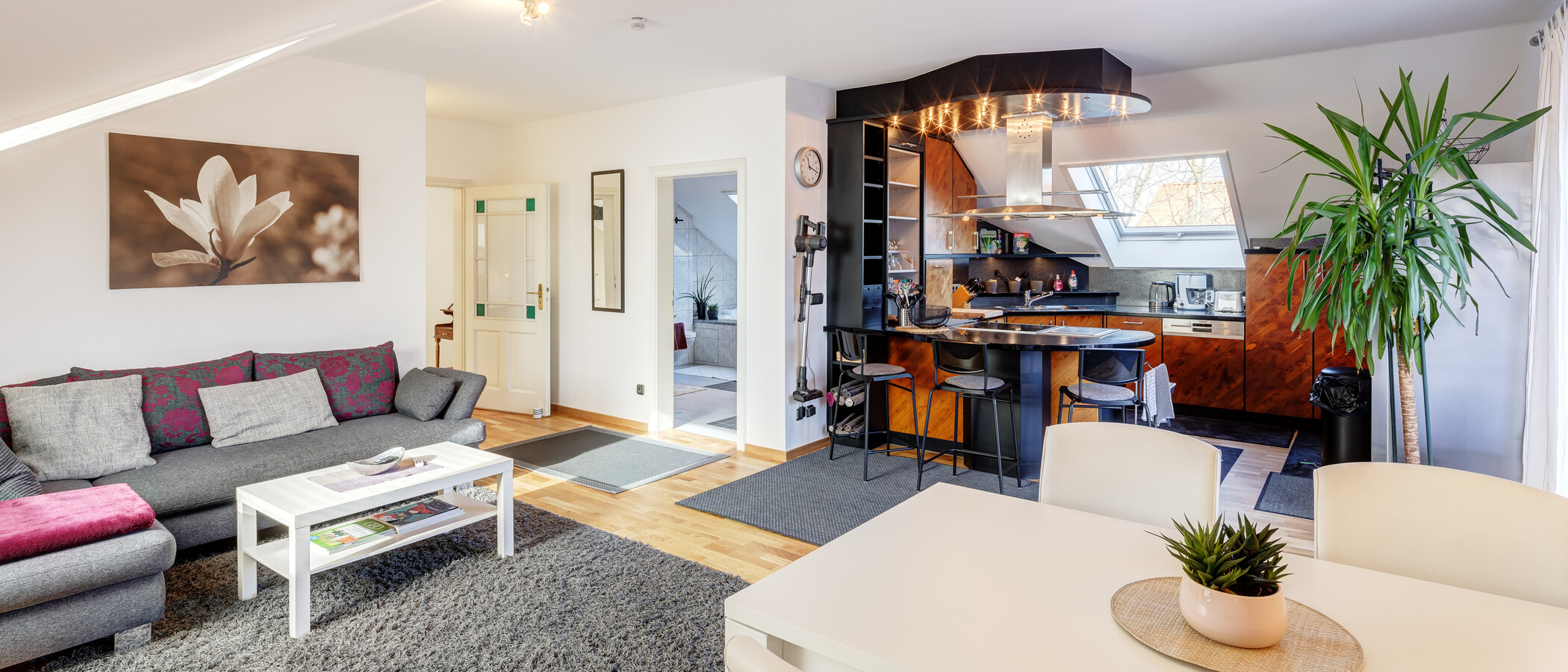 attic apartment Vaterstetten 04 living area 6726