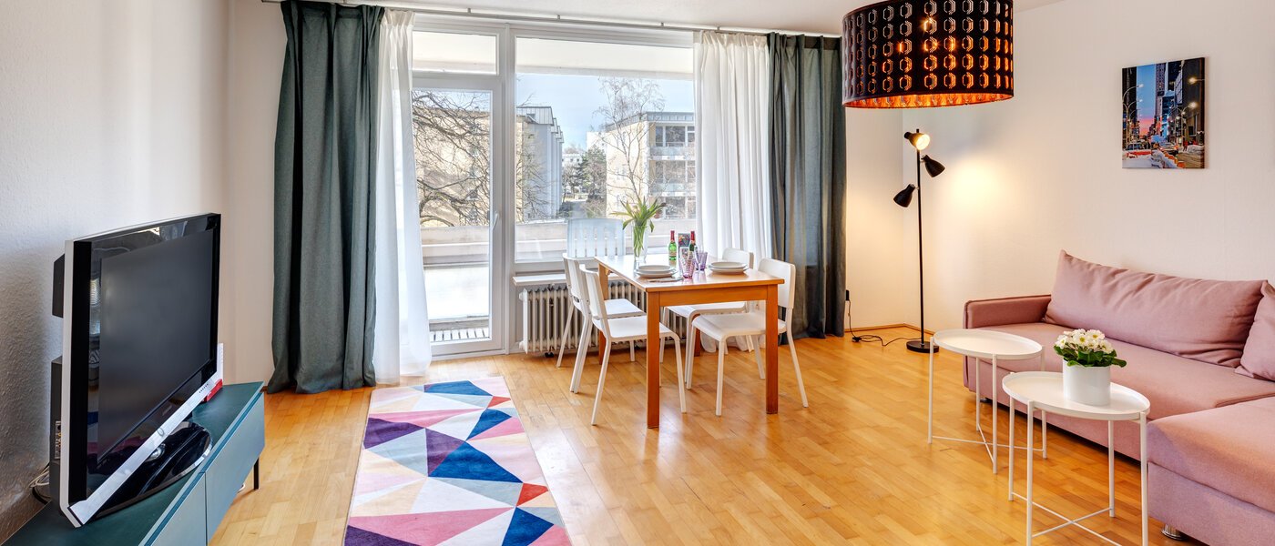 apartment München Oberföhring 02 living room 6739