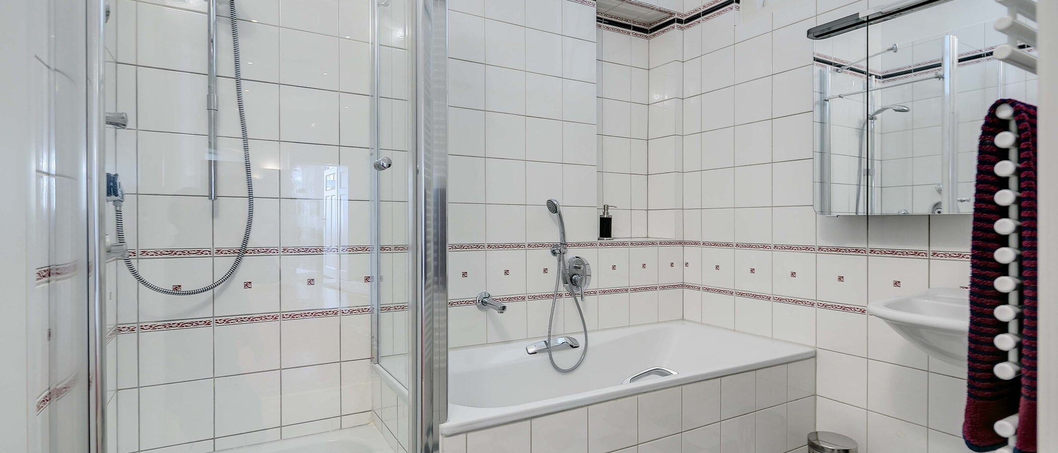 apartment München Altbogenhausen 01 bathroom 681