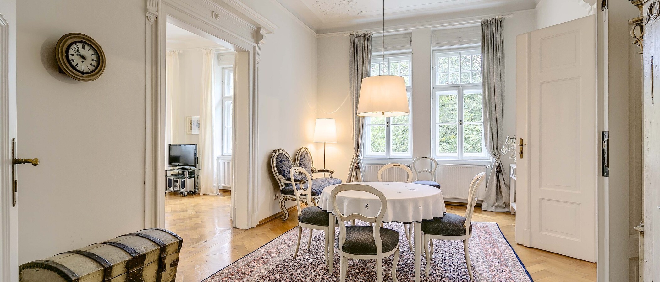apartment München Altbogenhausen 03 dining room 681