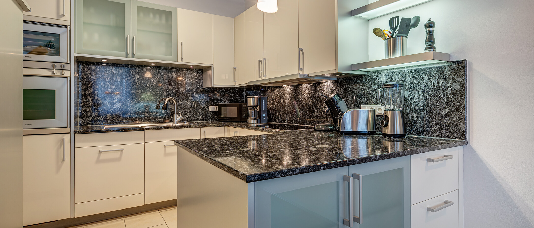 apartment München Lehel 01 kitchen 6859