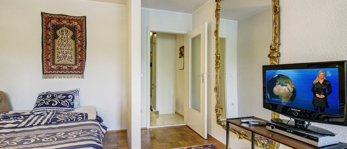 apartment München Gärtnerplatzviertel 04 living room 6874