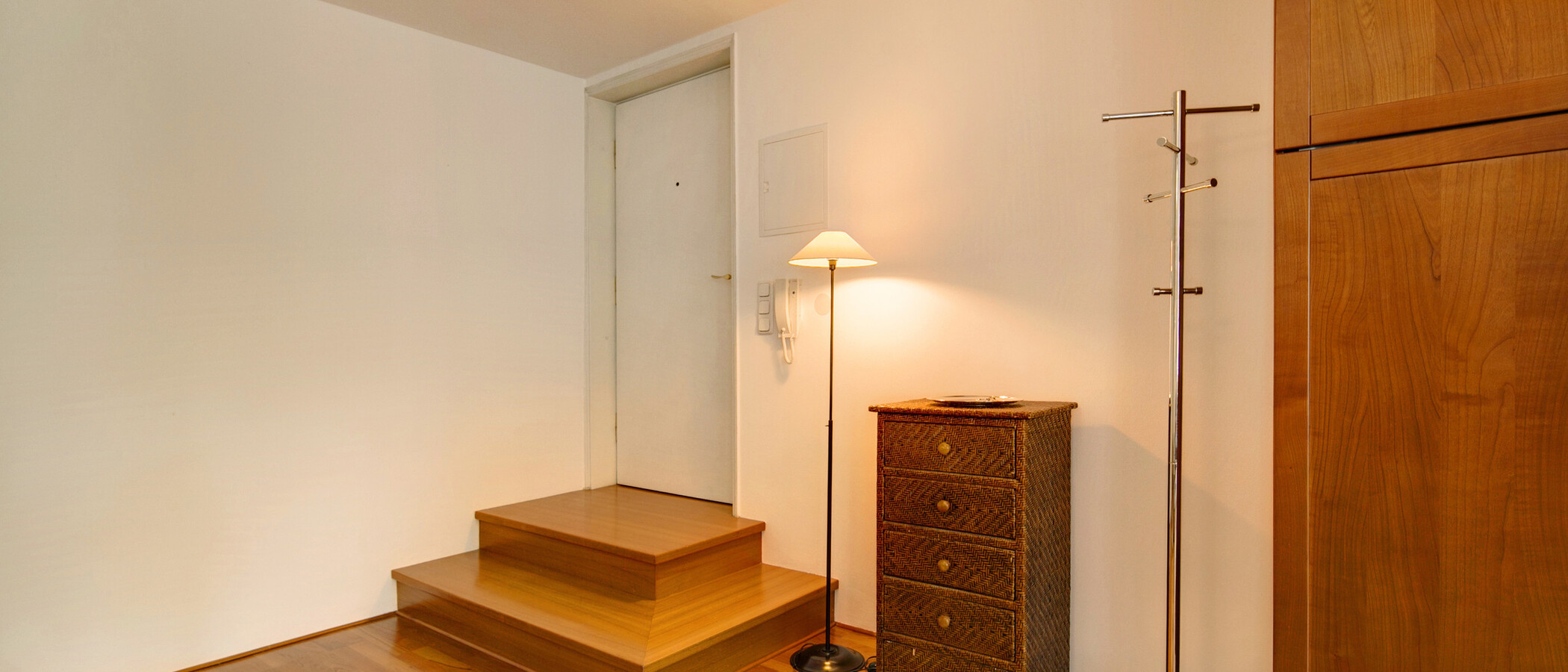 maisonette München Schwabing (rechts der Leopoldstraße) 01 hall 6884