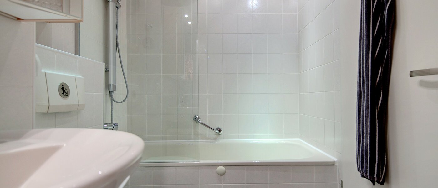 apartment Dachau 01 bathroom 6898