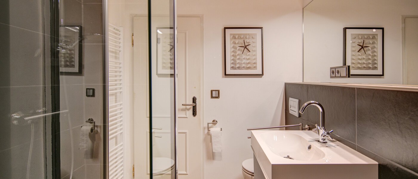 gallery apartment  München Nymphenburg 03 bathroom 69