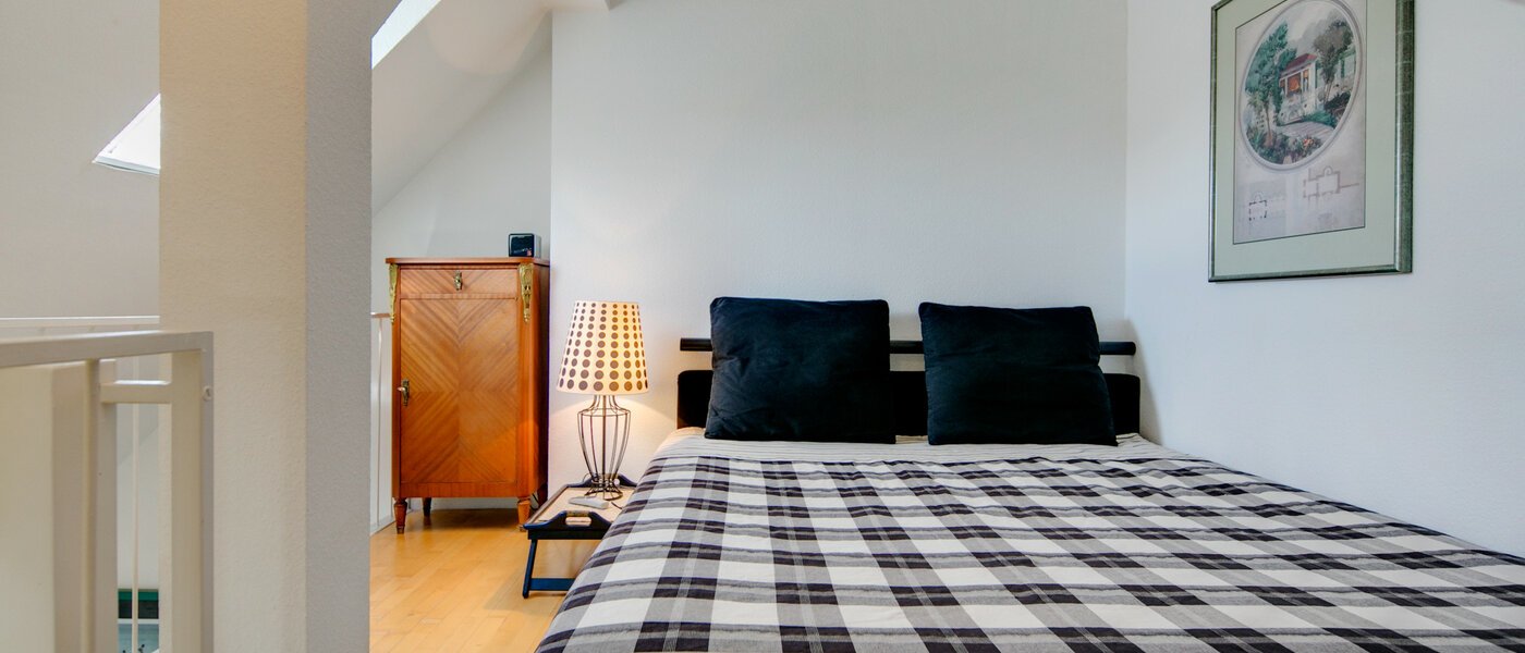 gallery apartment  München Nymphenburg 01 sleeping area 69