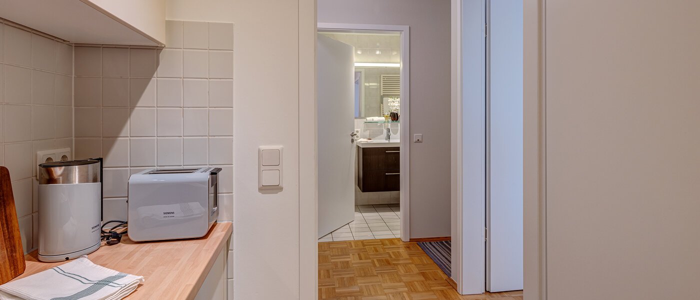 apartment München Bogenhausen 03 kitchen 6912