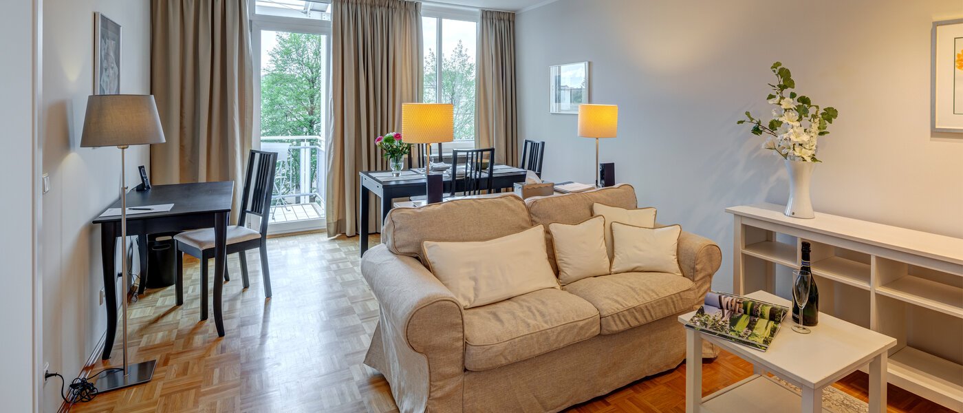 apartment München Bogenhausen 02 living area 6912