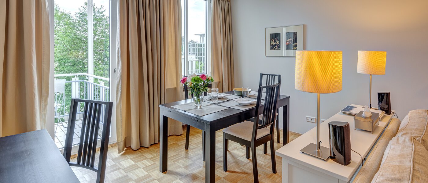 apartment München Bogenhausen 03 living area 6912