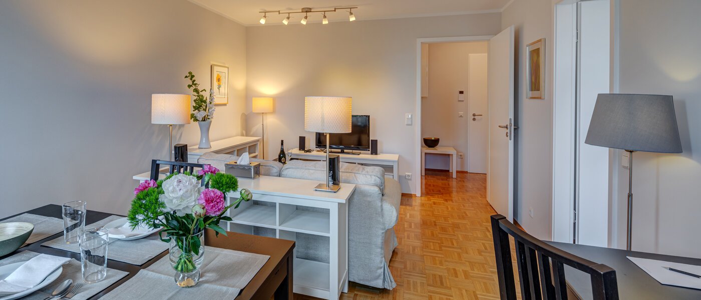 apartment München Bogenhausen 04 living area 6912