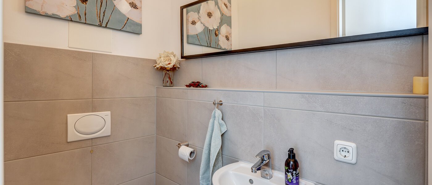 roof terrace apartment München Fasanerie 02 separate toilet 6919