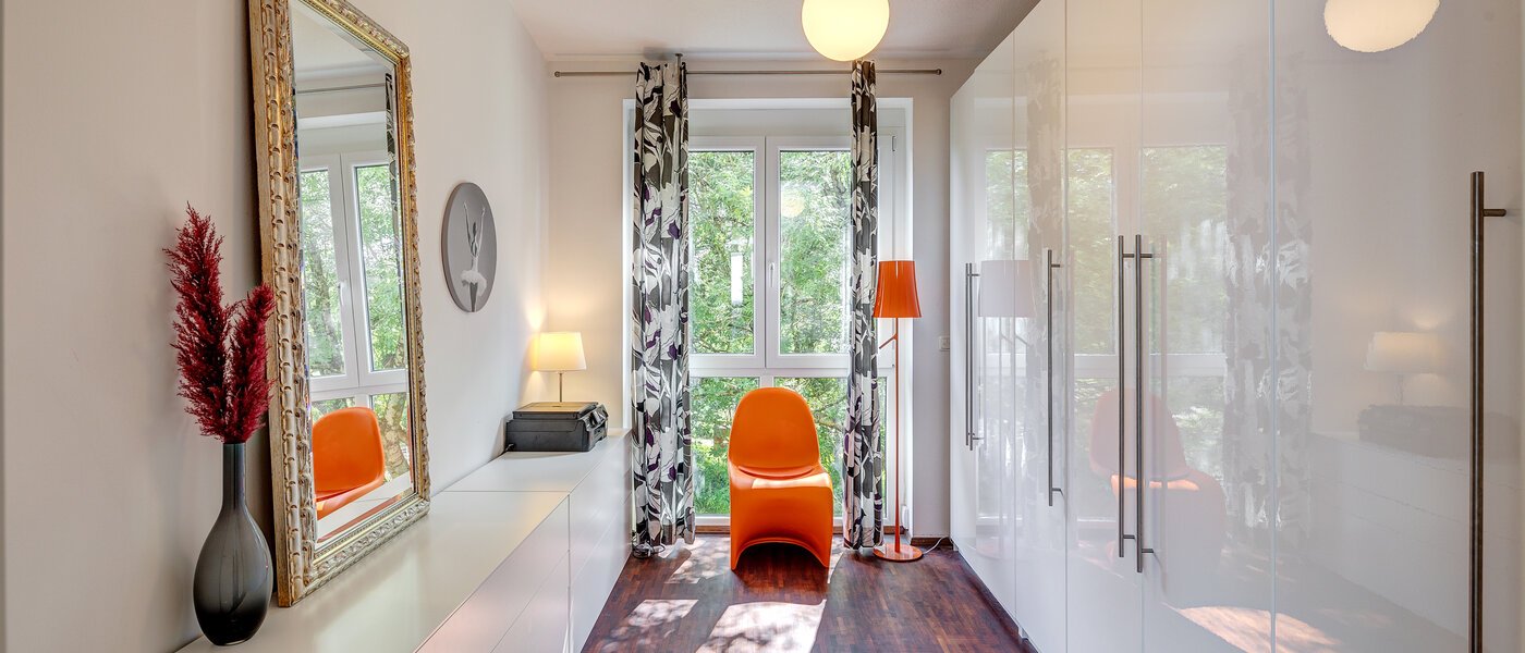 roof terrace apartment München Fasanerie 01 dressing room 6919