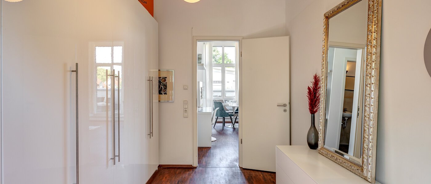 roof terrace apartment München Fasanerie 02 dressing room 6919