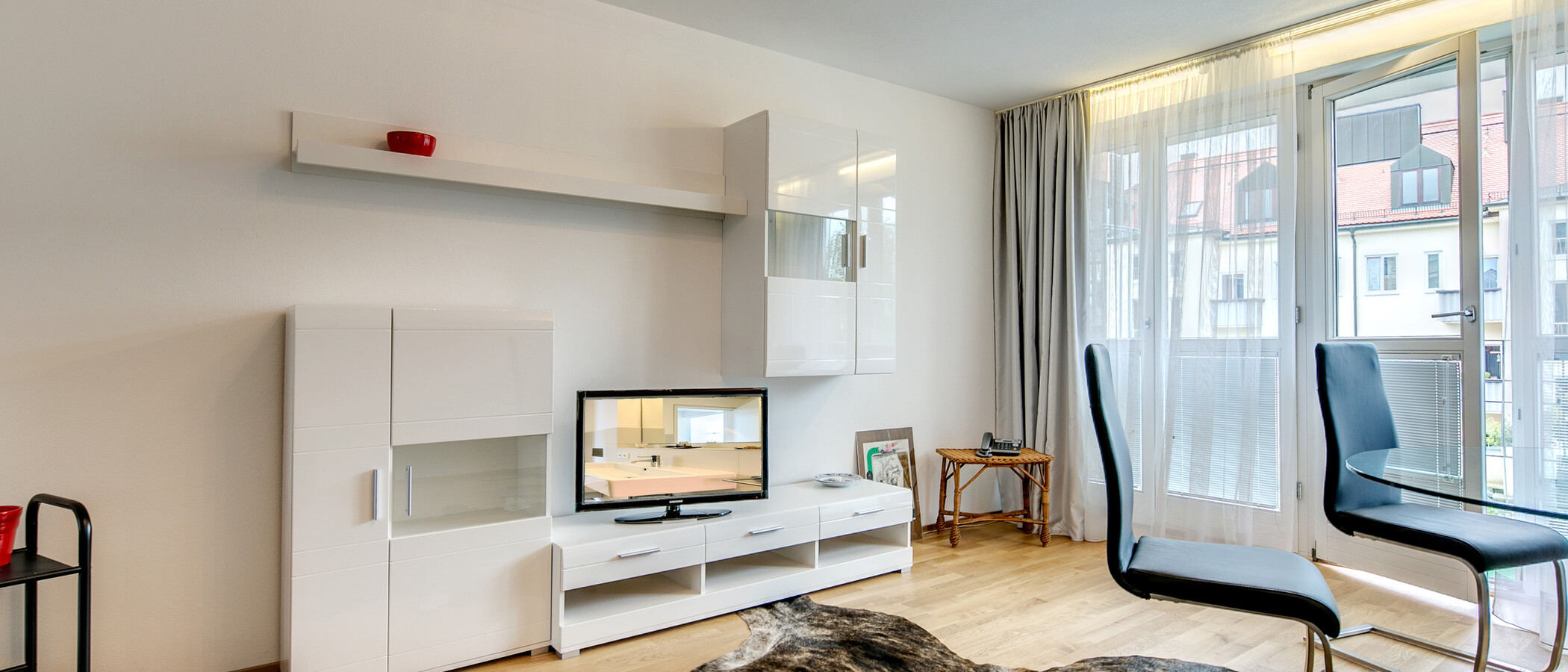 apartment München Schwabing-Nord (zw. Belgrad- & Leopoldstraße) 02 living room 6928