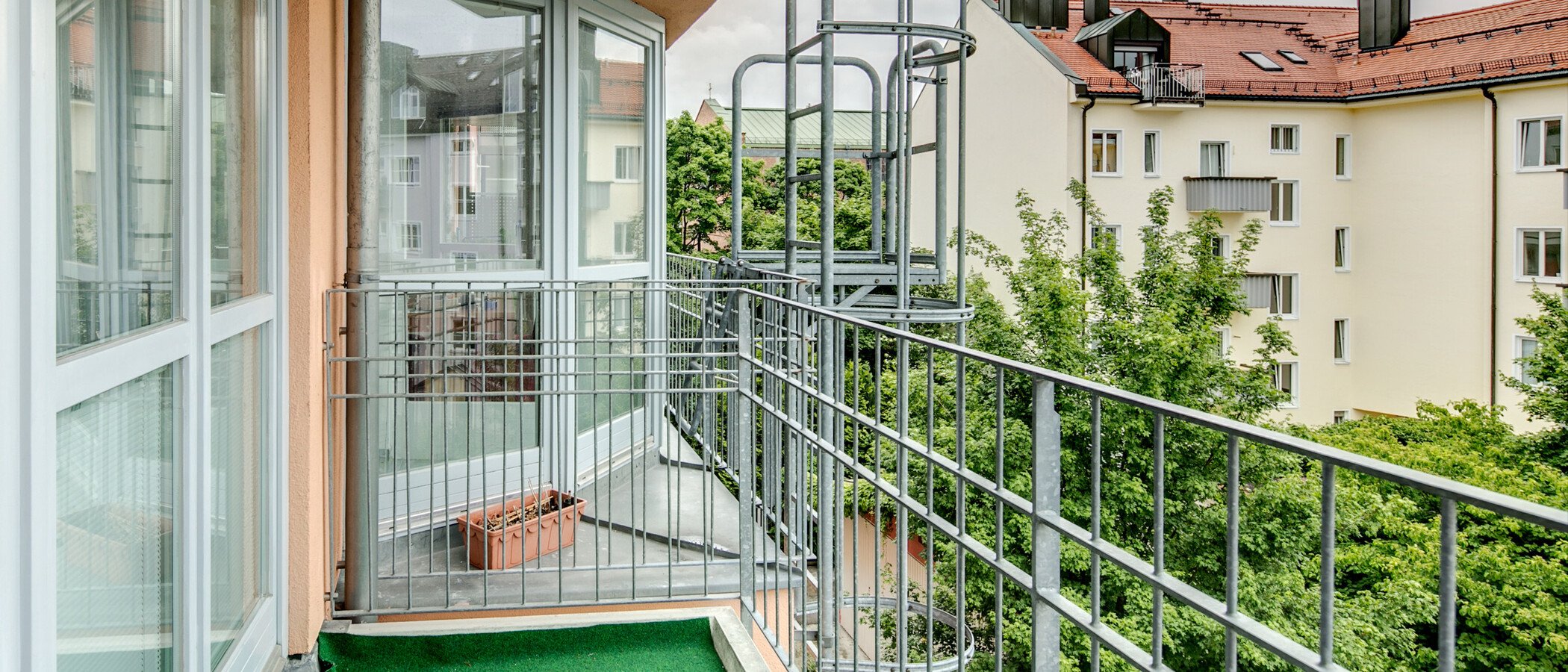 apartment München Schwabing-Nord (zw. Belgrad- & Leopoldstraße) 02 balcony 6928