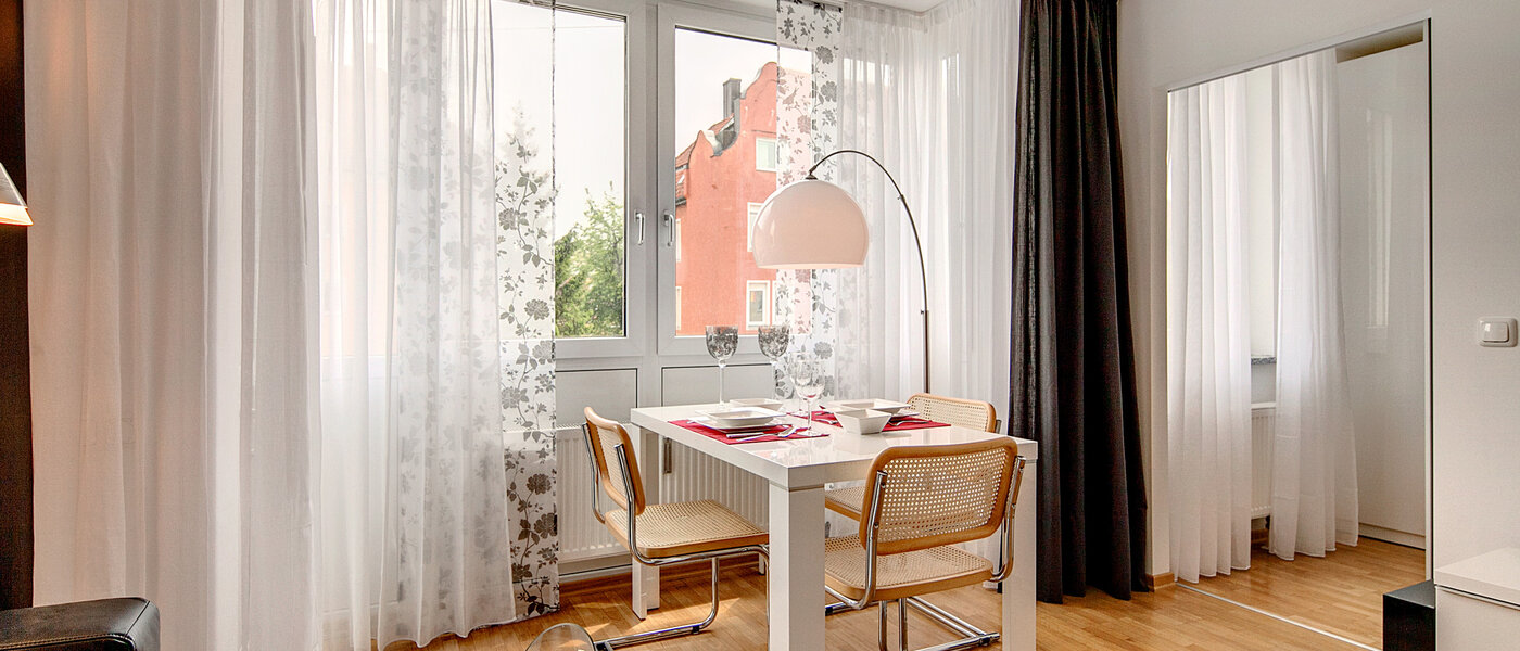 apartment München Nymphenburg 02 living room 6955