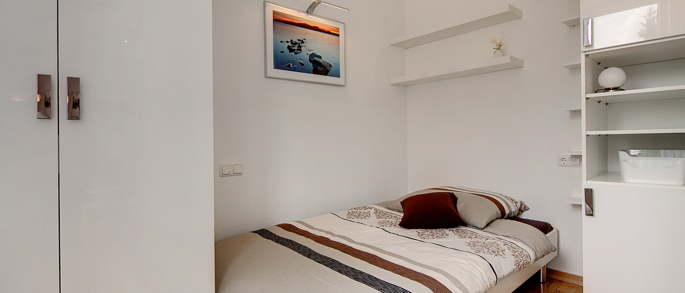 apartment München Nymphenburg 01 sleeping area 6955