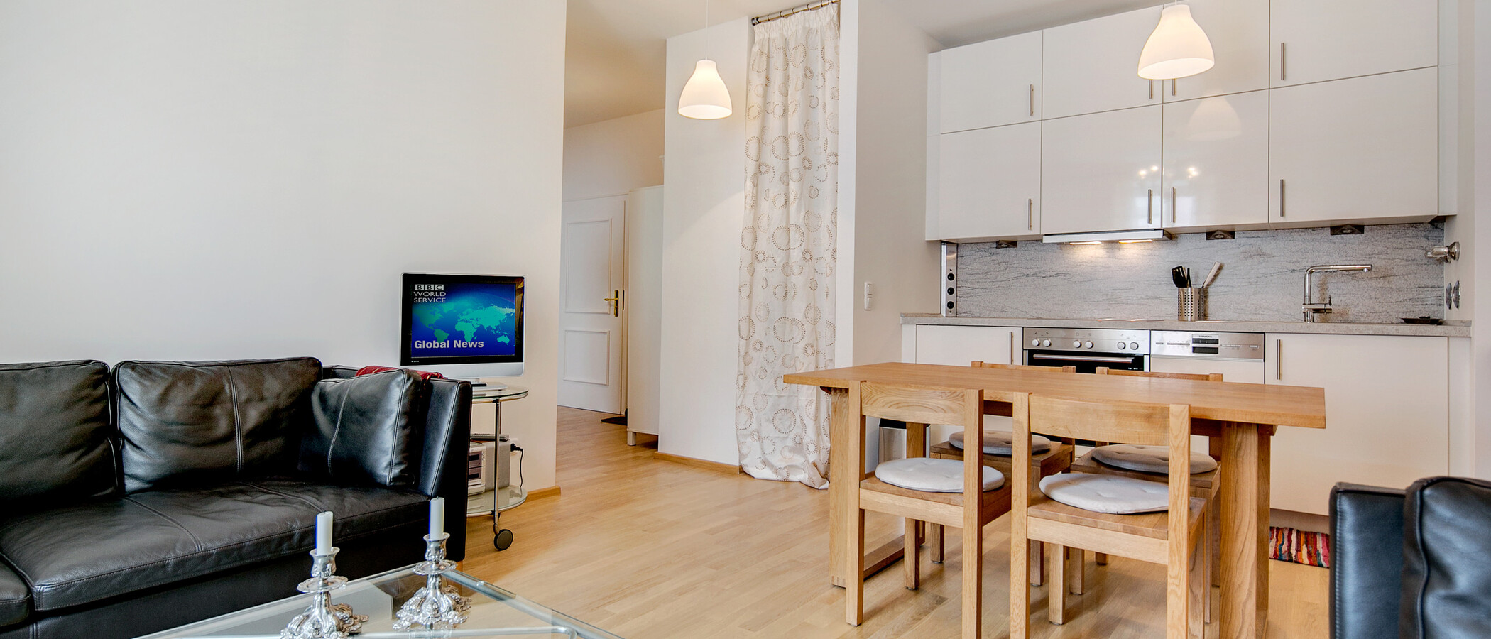 apartment München Haidhausen 04 living area 6958
