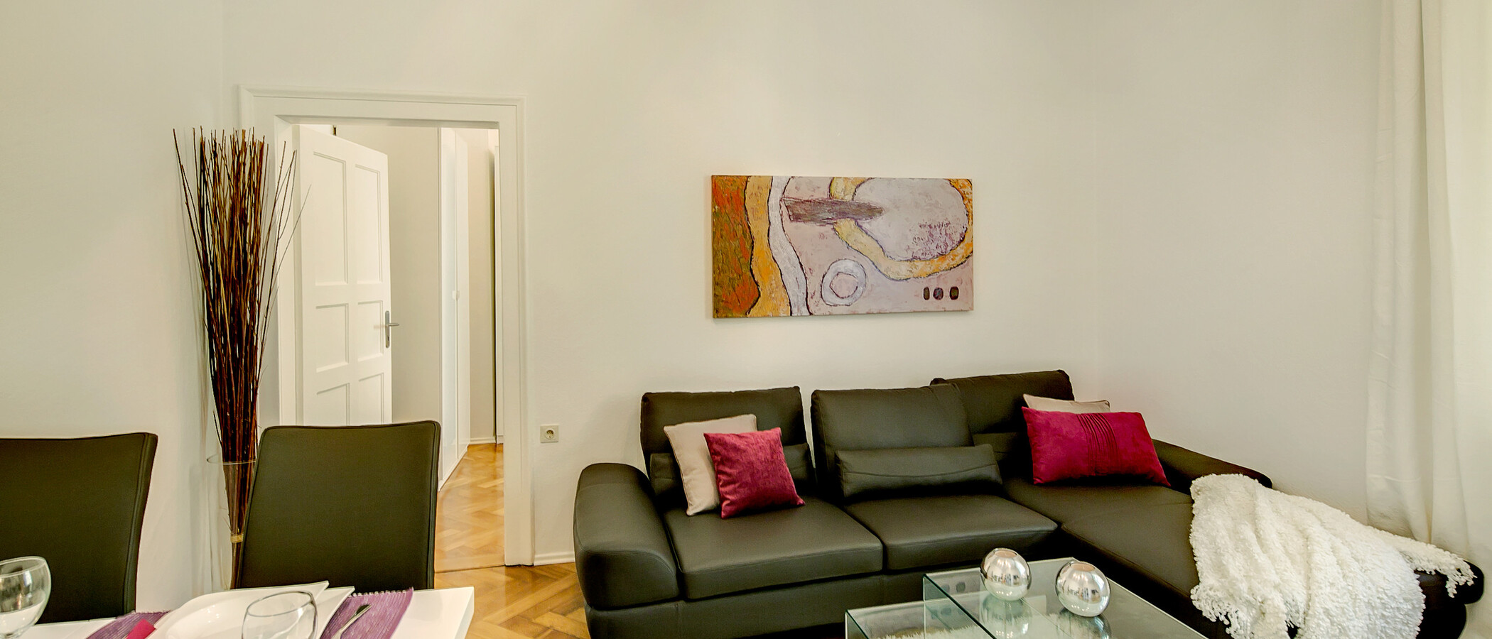 apartment München Westend 05 living room 6979