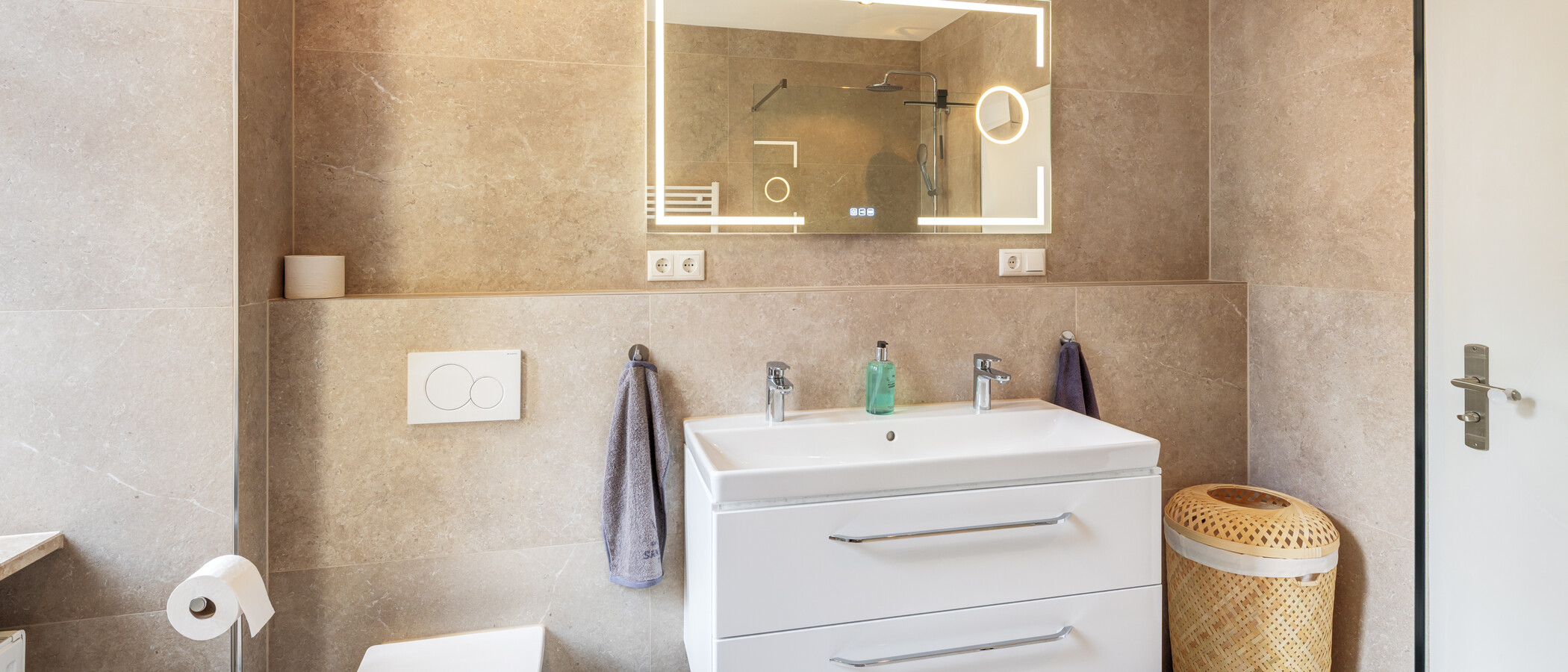 apartment München Haidhausen 01 bathroom 6981