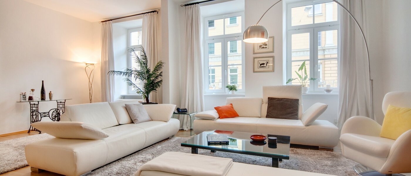 apartment München Glockenbachviertel 01 living room 6991