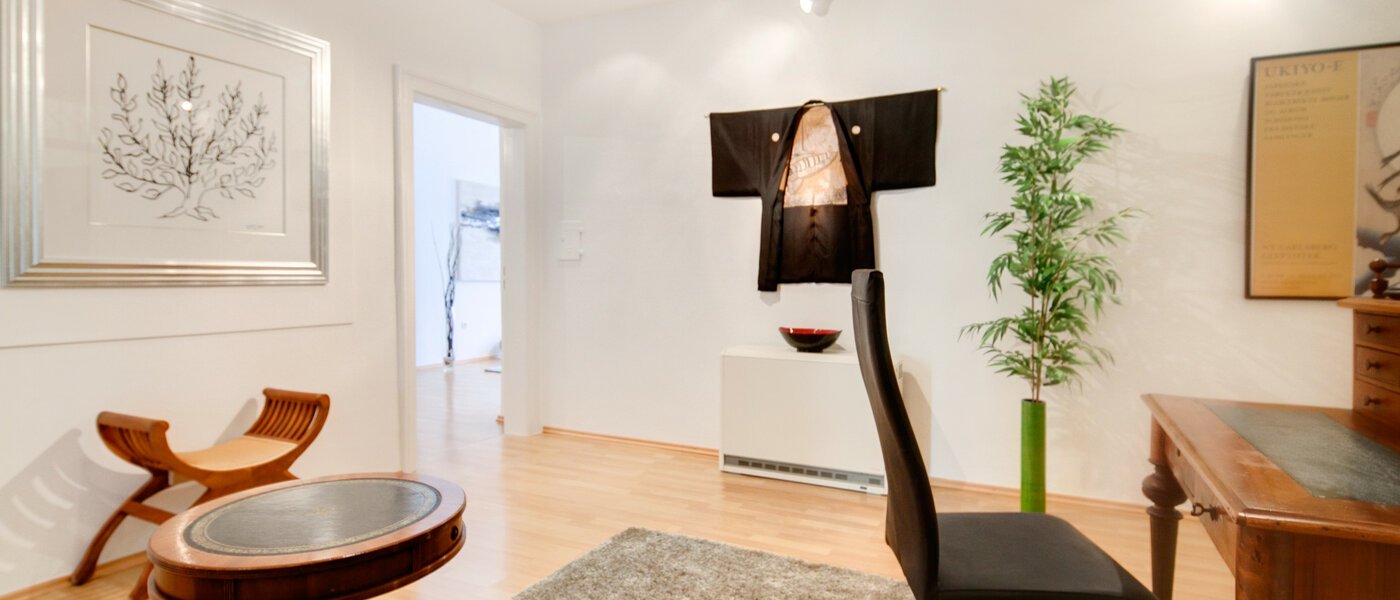 apartment München Glockenbachviertel 04 office area 6991