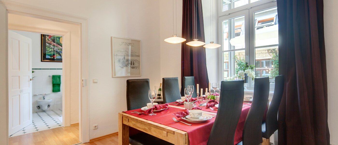 apartment München Glockenbachviertel 01 dining 6991