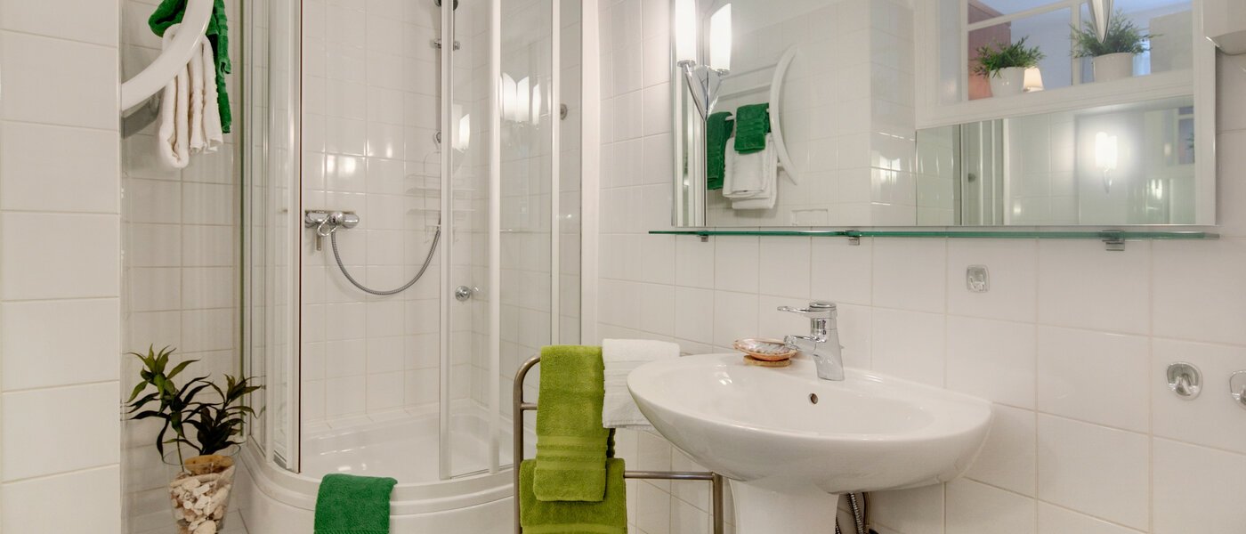 apartment München Glockenbachviertel 01 2. bathroom 6991