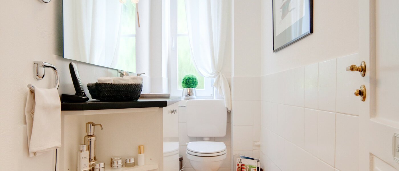 apartment München Glockenbachviertel 02 separate toilet 6991