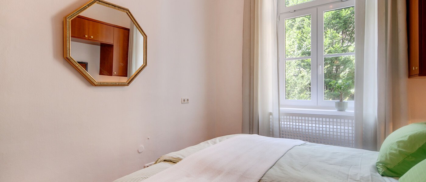 apartment München Glockenbachviertel 02 2. sleeping area 6991