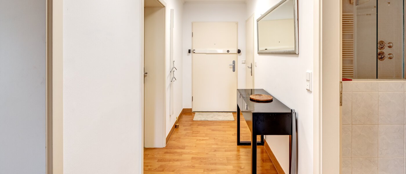 apartment München Schwabing 01 hall 7020