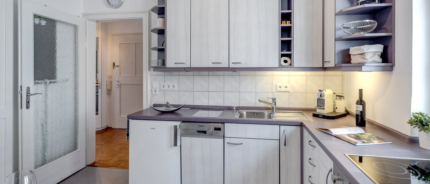 apartment München Schwabing 02 kitchen 7034