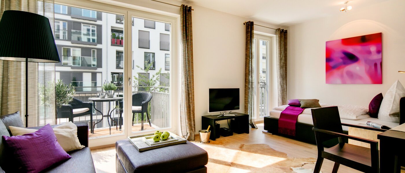 apartment München Maxvorstadt 01 living room 7036